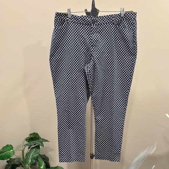 GAP The Slim City Khaki Pants in Navy with White Lattice Pattern NWT - Picture 1 of 10